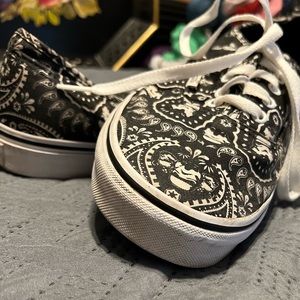 Men’s Vans Authentic Stormtrooper X Star Wars Sneakers